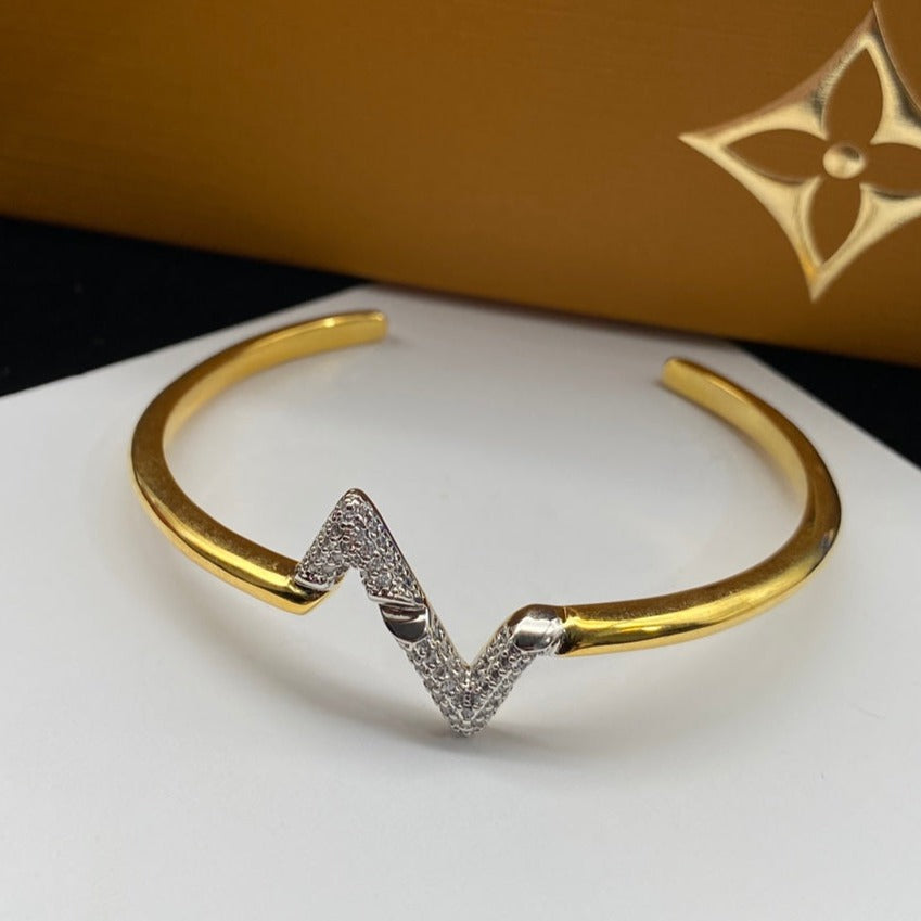 [Luxe]VOLTE UPSITE DOWN DIAMOND GOLD OPEN BRACELET