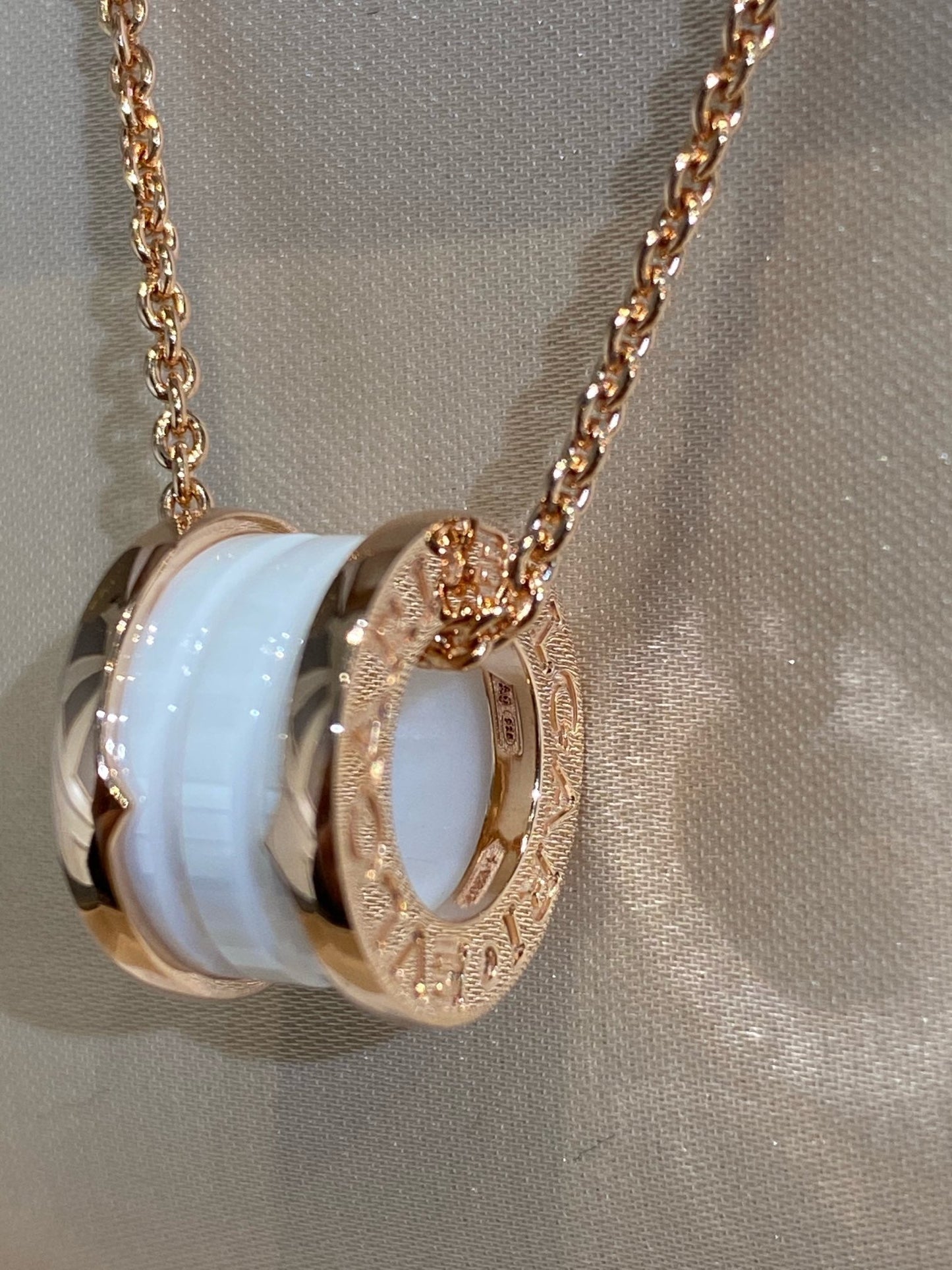 [Luxe]ZERO 1 WHITE CERAMIC PINK GOLD NECKLACE