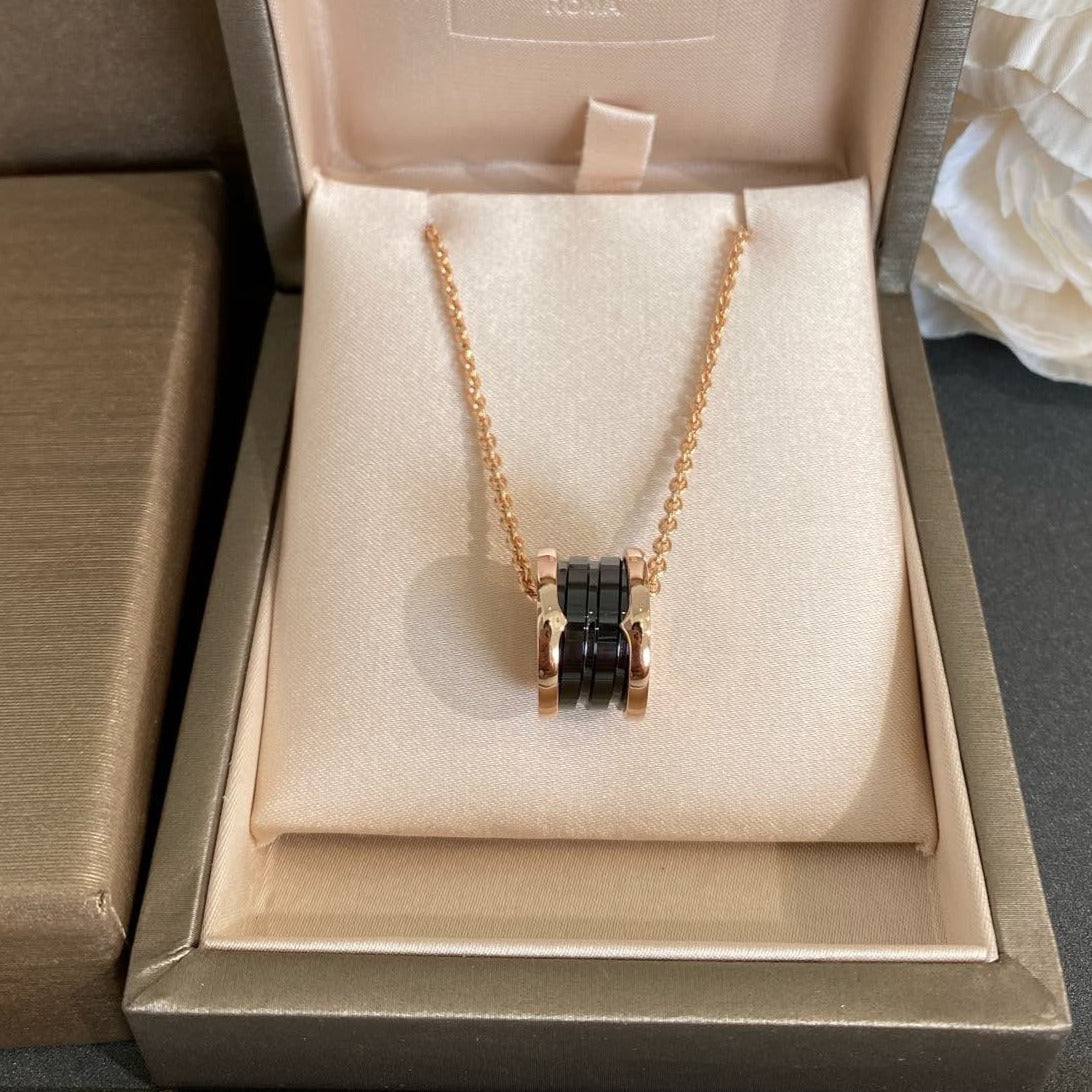 [Luxe]ZERO 1 BLACK CERAMIC PINK GOLD NECKLACE