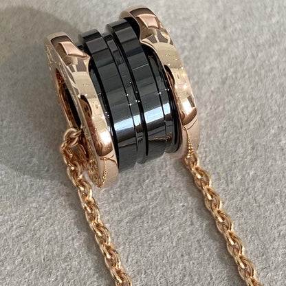 [Luxe]ZERO 1 BLACK CERAMIC PINK GOLD NECKLACE