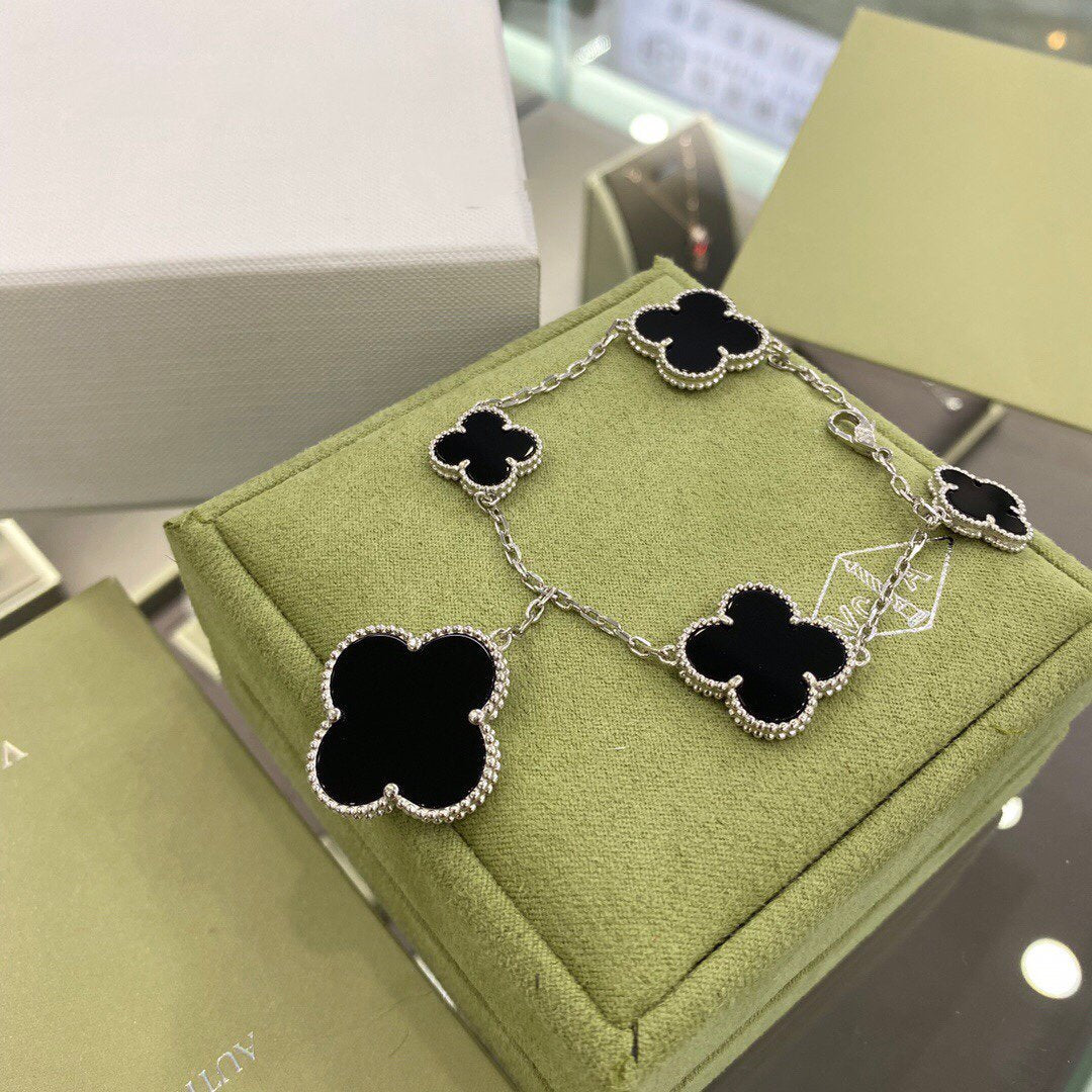 [Luxe]CLOVER 5 MOTIFS SIVLER ONYX BRACELET