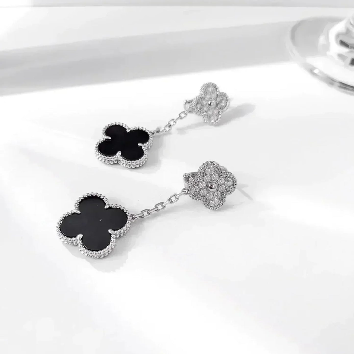 [Luxe]CLOVER 2 MOTIFS  DIAMOND ONYX EARRINGS SILVER