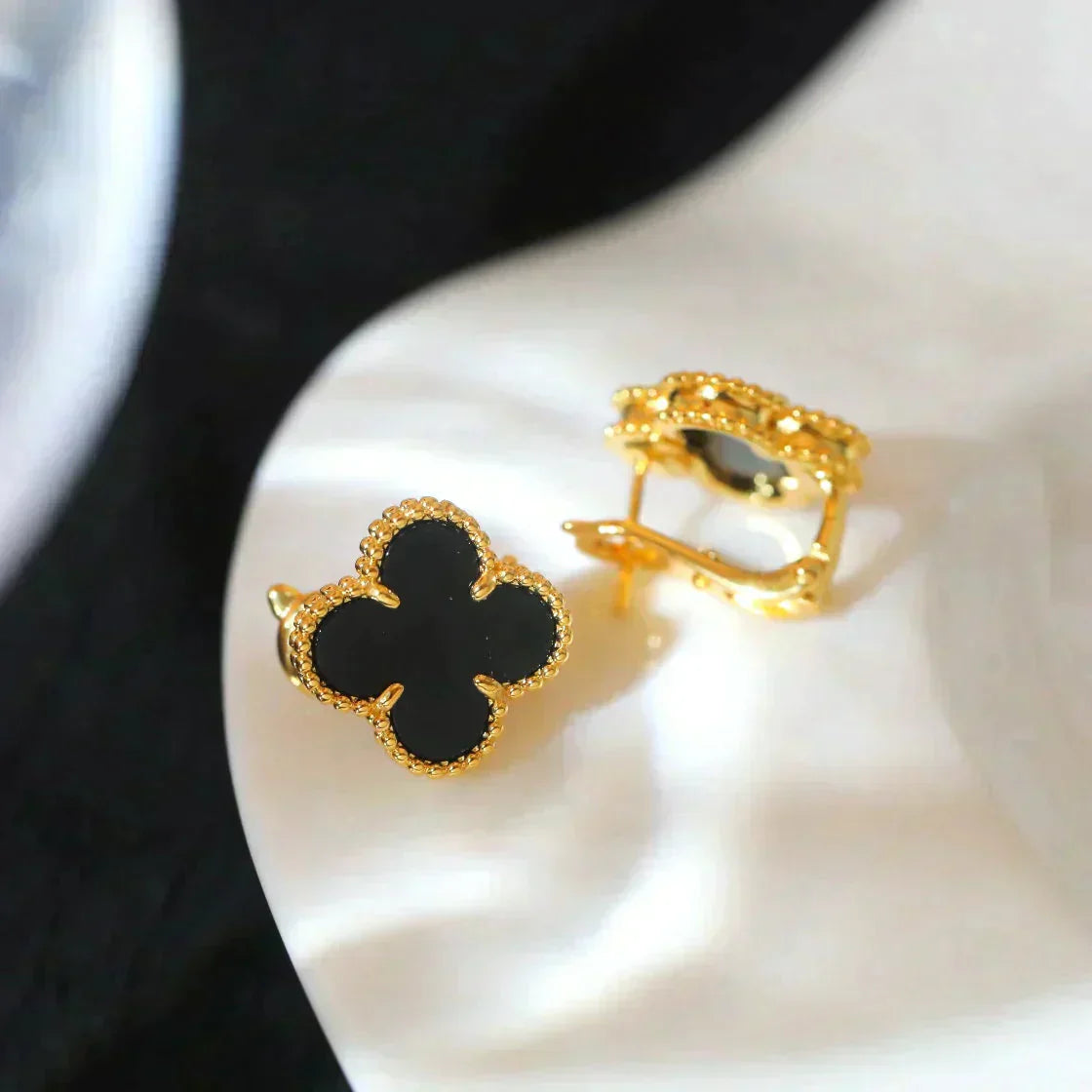 [Luxe]CLOVER MEDIUM 1 MOTIFS  ONYX STUD EARRINGS