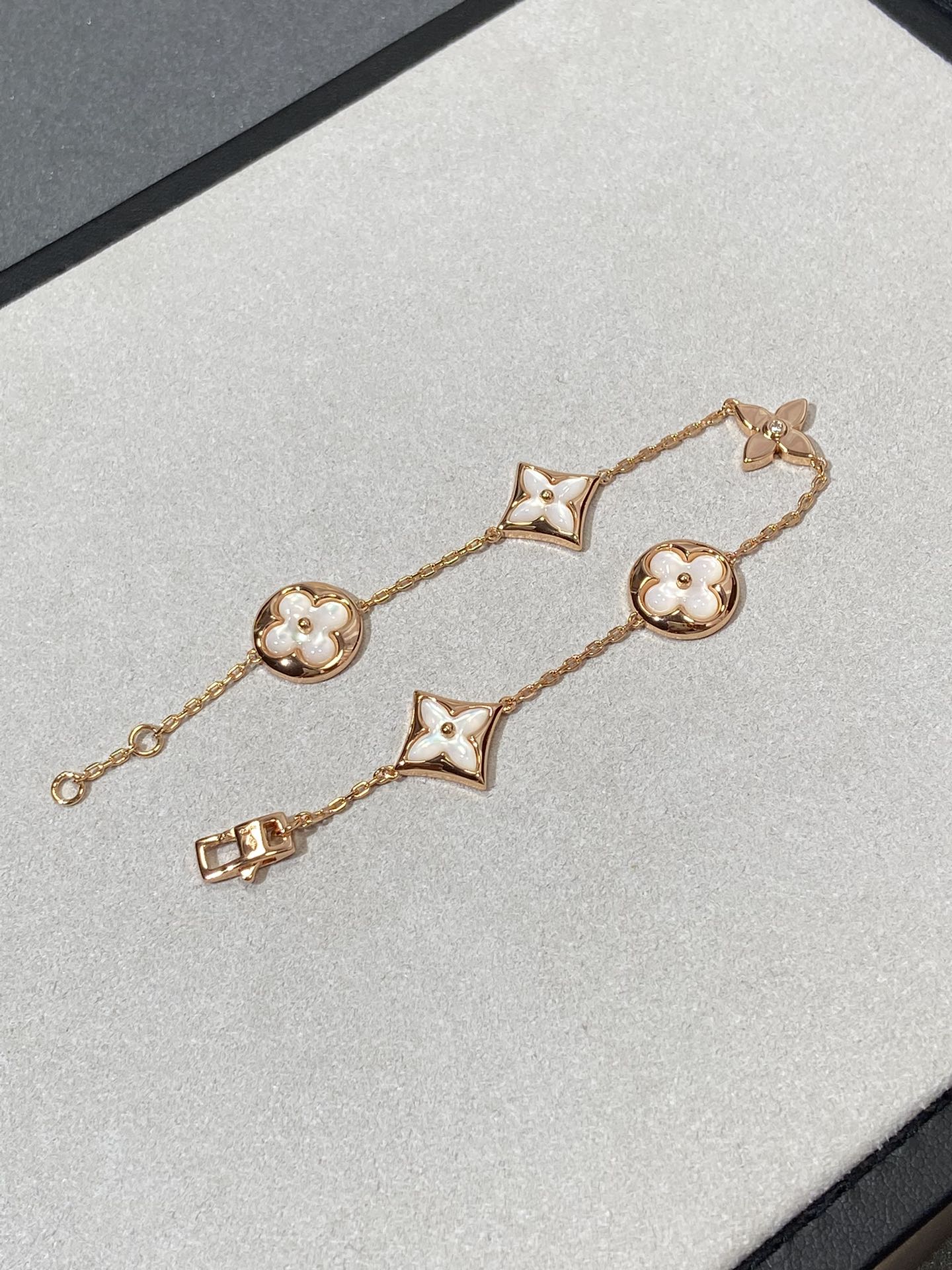 [Luxe]STAR AND SUN 5 MOTIF MOP PINK GOLD BRACELET