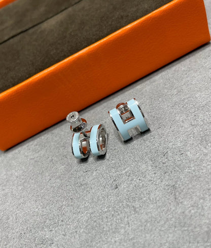 [Luxe]POP H SKY BLUE STUD EARRINGS