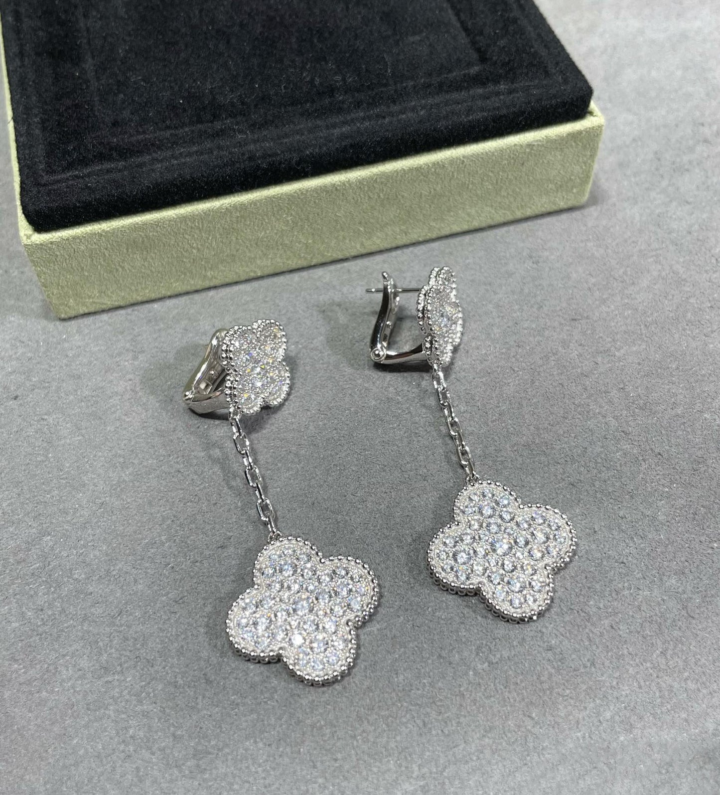 [Luxe]CLOVER 2 MOTIFS DIAMOND PAVED SILVER EARRINGS