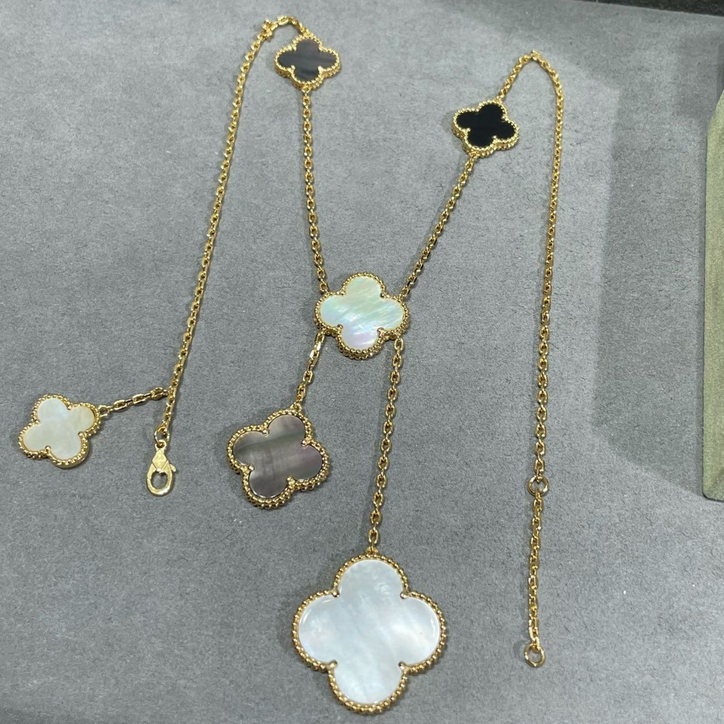 [Luxe]CLOVER 6 MOTIF MOP ONYX GOLD NECKLACE