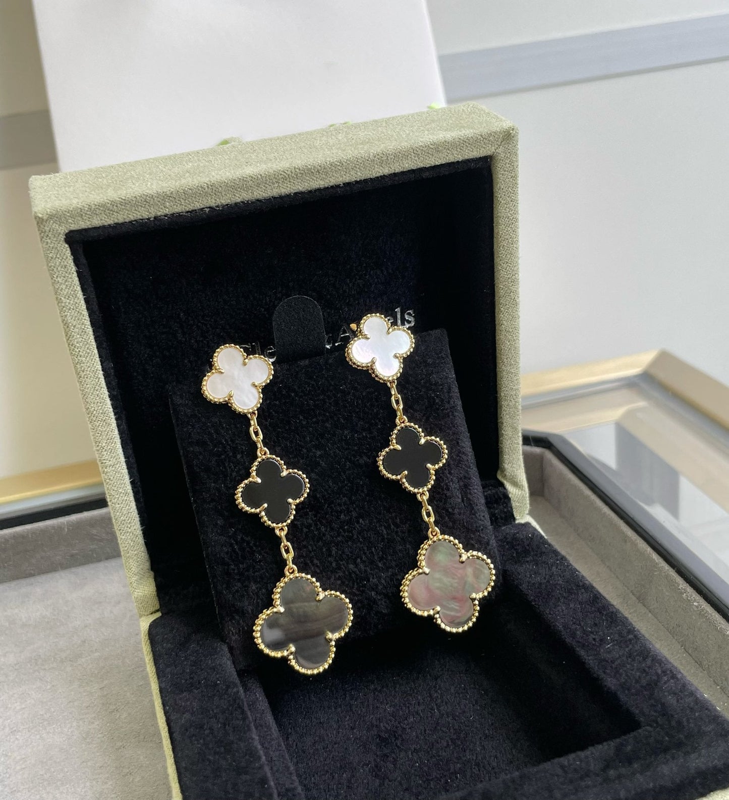 [Luxe]CLOVER 3 MOTIF MOP ONYX DARK MOP PINK GOLD EARRINGS