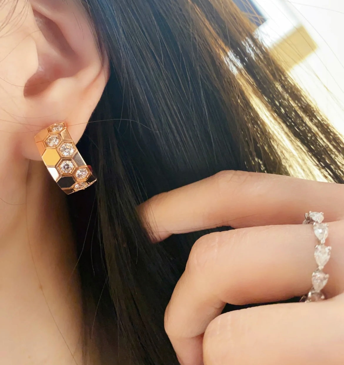 [Luxe]BEE LOVE DIAMOND HOOP EARRINGS