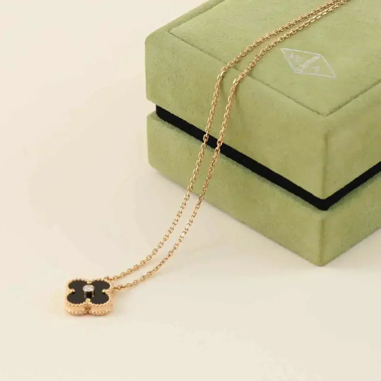 [Luxe]CLOVER 15MM DIAMOND ONYX NECKLACE