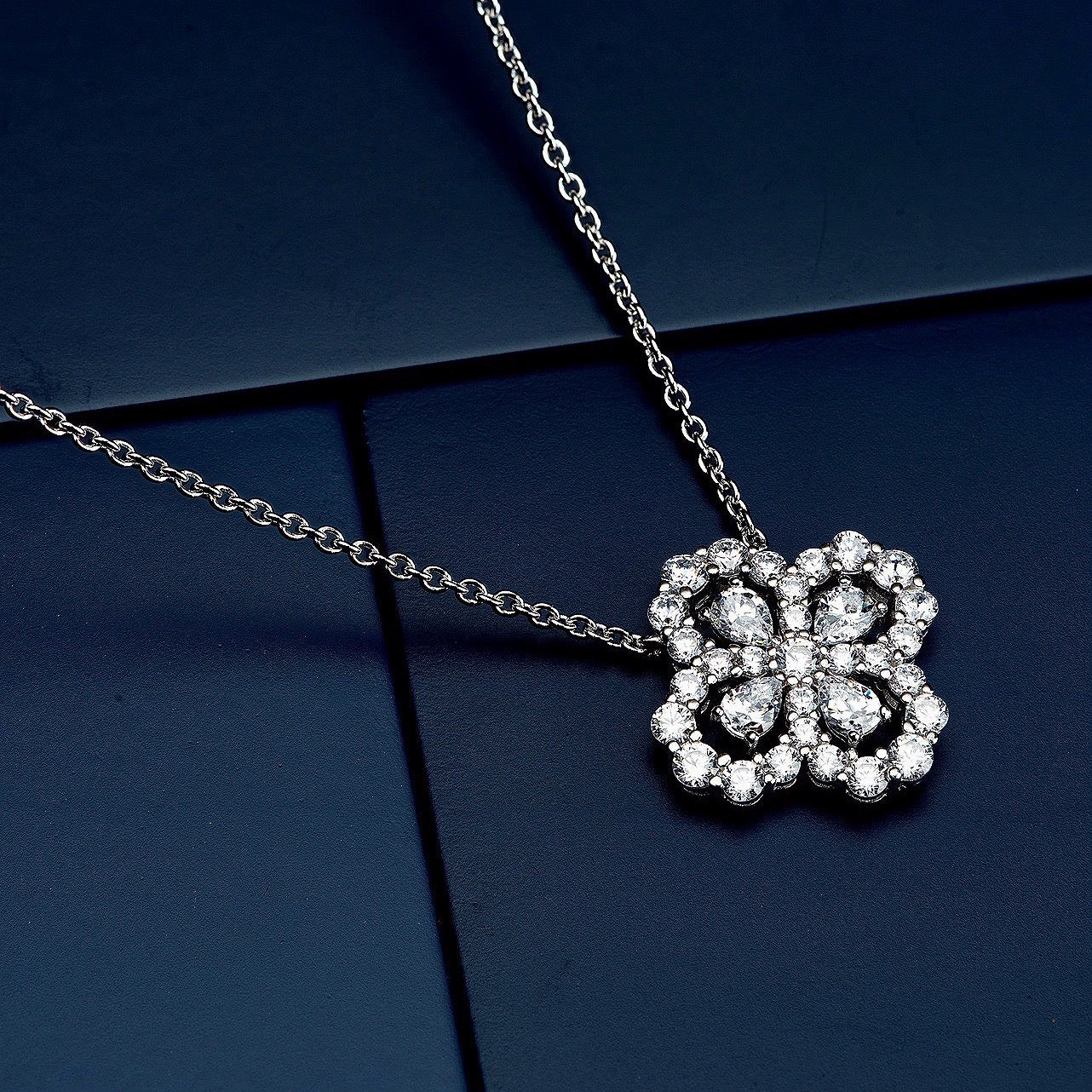 [Luxe]LOOP NECKLACE FULL MOTIF DIAMOND COMBINATION