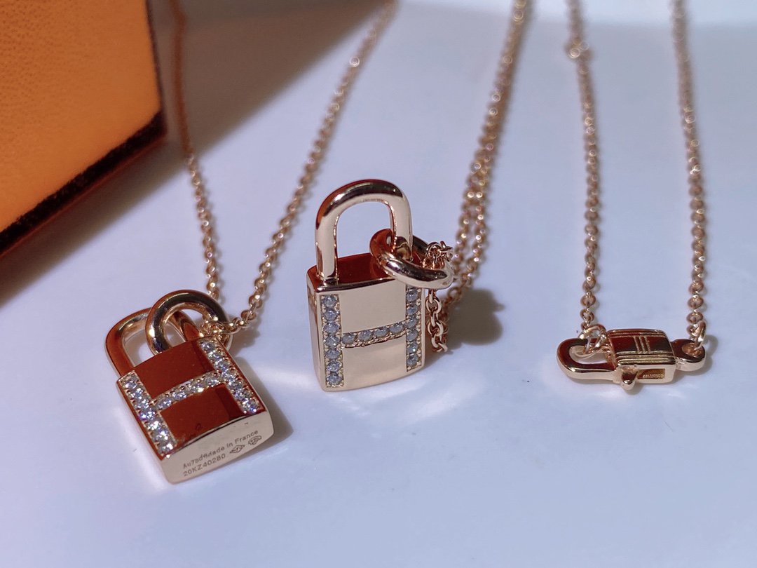 [Luxe]HM ADVANCED NICHE LOCK HEAD NECKLACE DIAMONDS