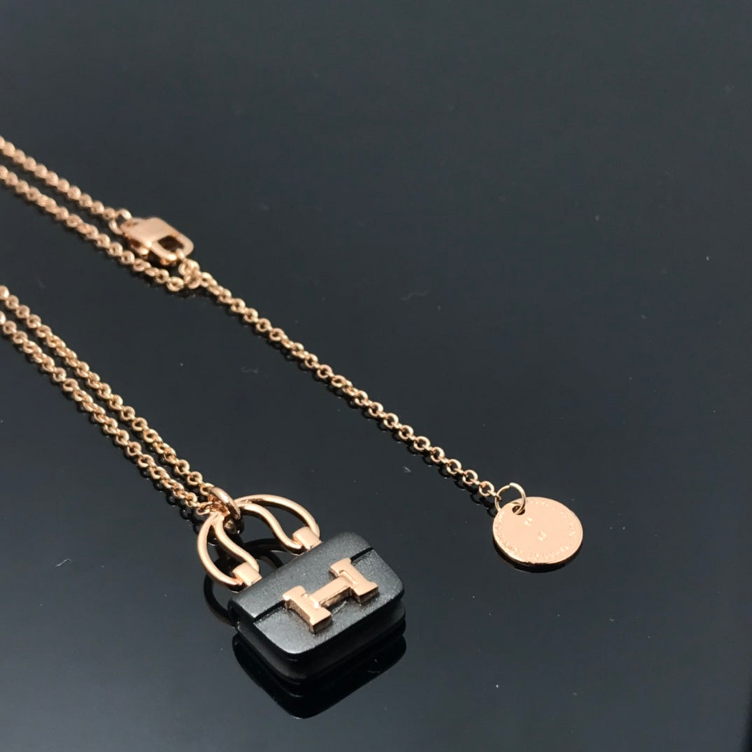 [Luxe]WOMEN'S HM AMULETTES CONSTANCE PENDANT NECKLACE