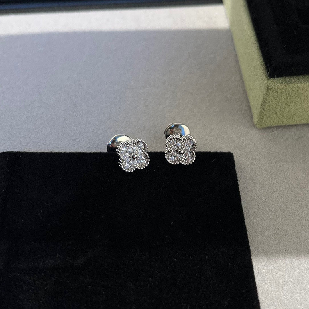 [Luxe]CLOVER MINI DIAMOND STUD EARRINGS