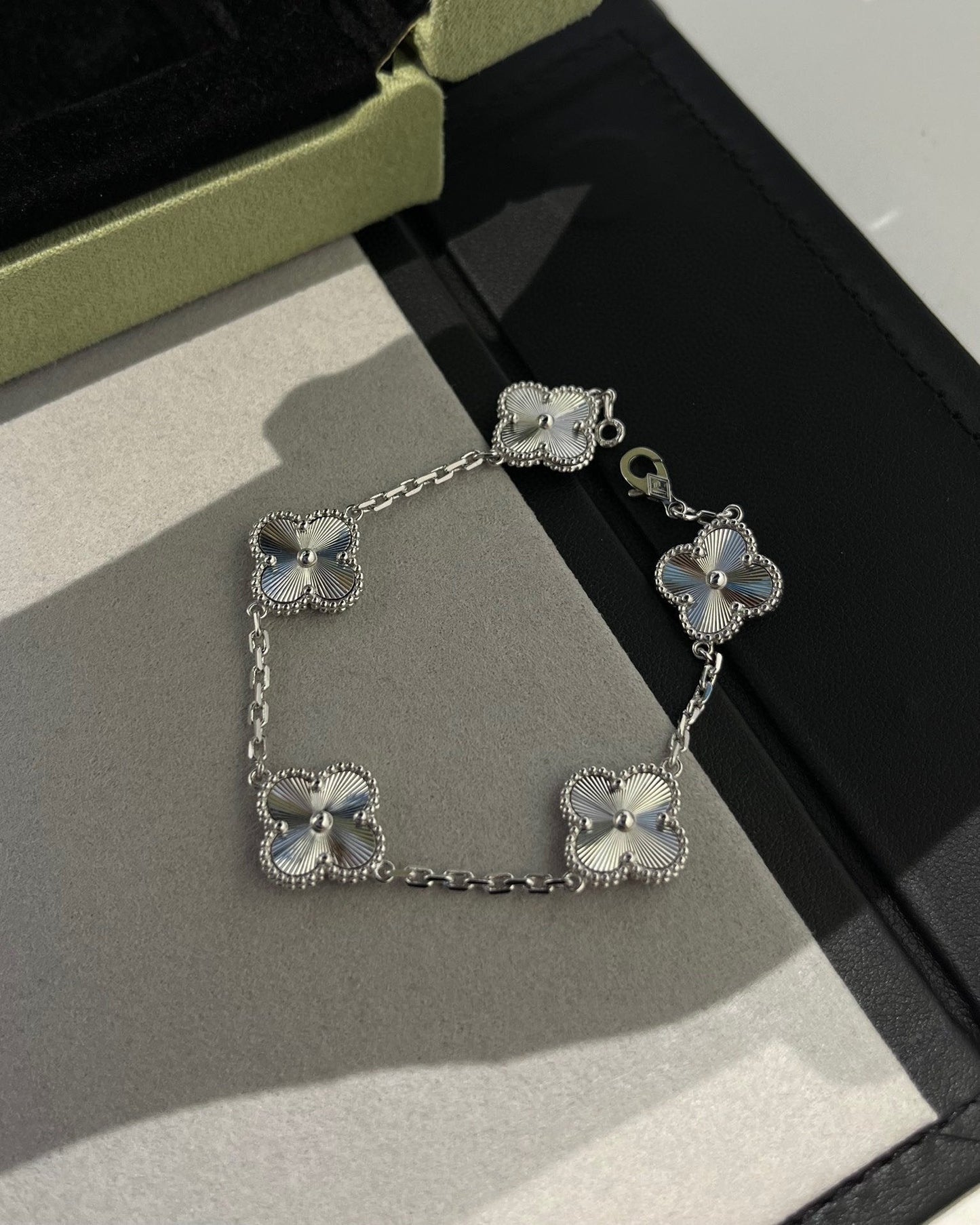 [Luxe]CLOVER SILVER 5 MOTIFS BRACELET